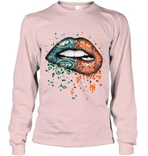 Load image into Gallery viewer, New York Jets and New York Mets glitter pattern sexy lips t shirt