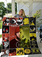 Load image into Gallery viewer, twenty one pilots signed quilt blanket