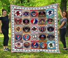 Load image into Gallery viewer, grateful dead fan quilt blanket