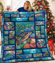 Load image into Gallery viewer, turtle in the ocean animal lover quilt blanket